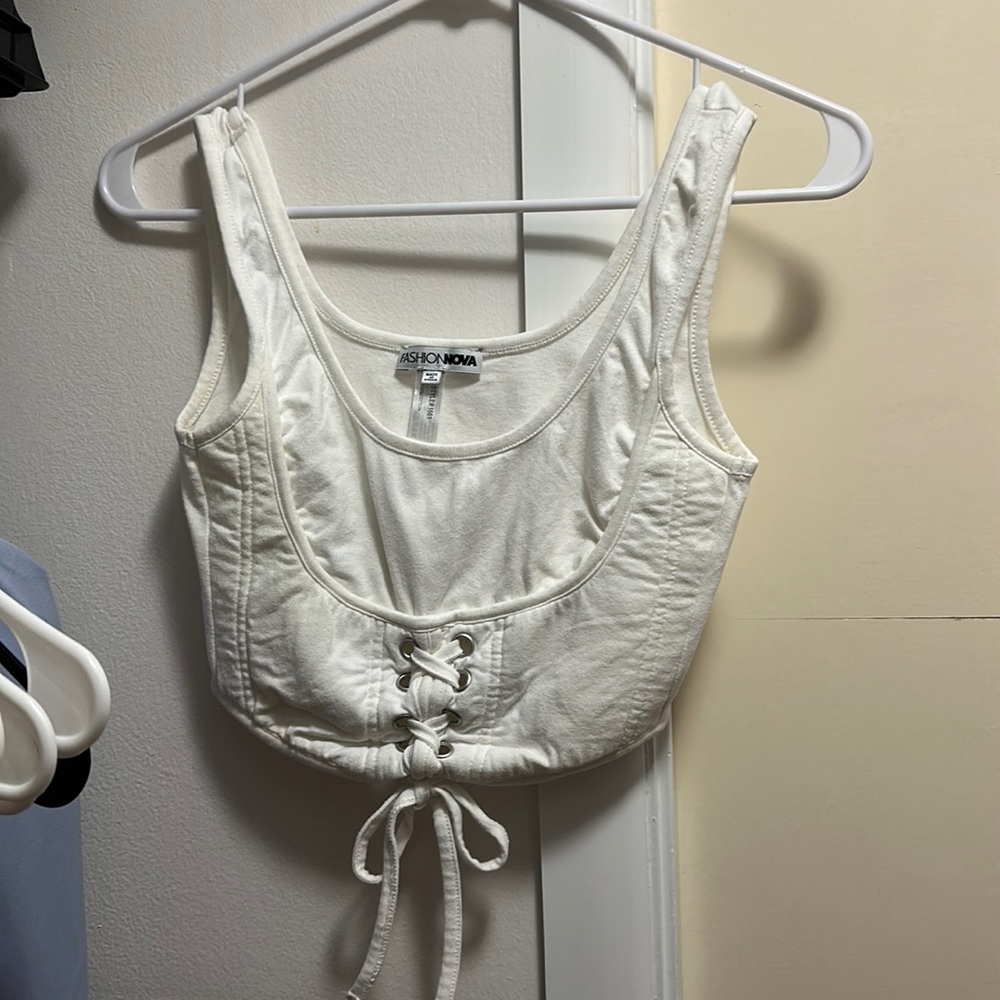 Fashion nova crop top